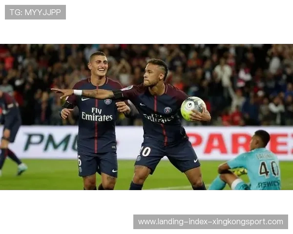 巴黎中路连续斜传形成空当，内马尔推射见效