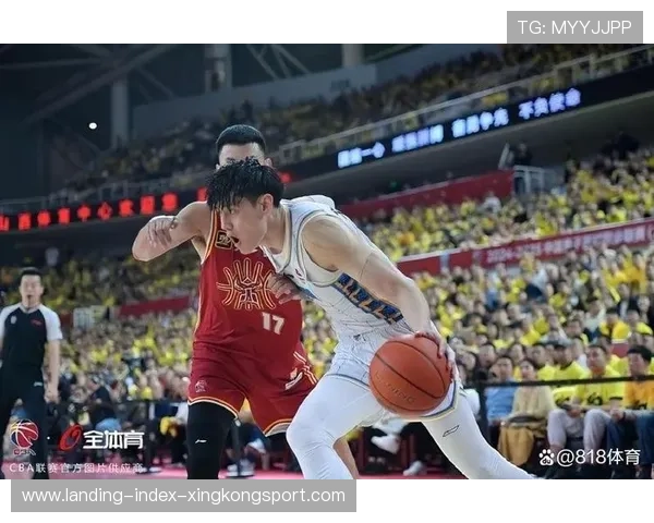 北京曾凡博三分连中，半场比分领先