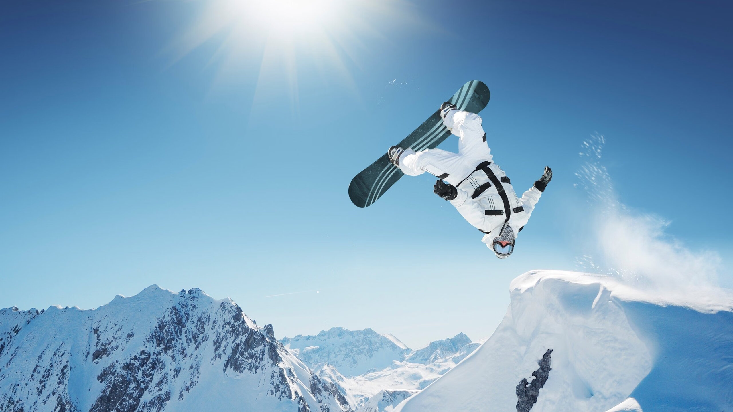 水上乐园“大喇叭滑道计时挑战” 比拼尖叫中下滑速度