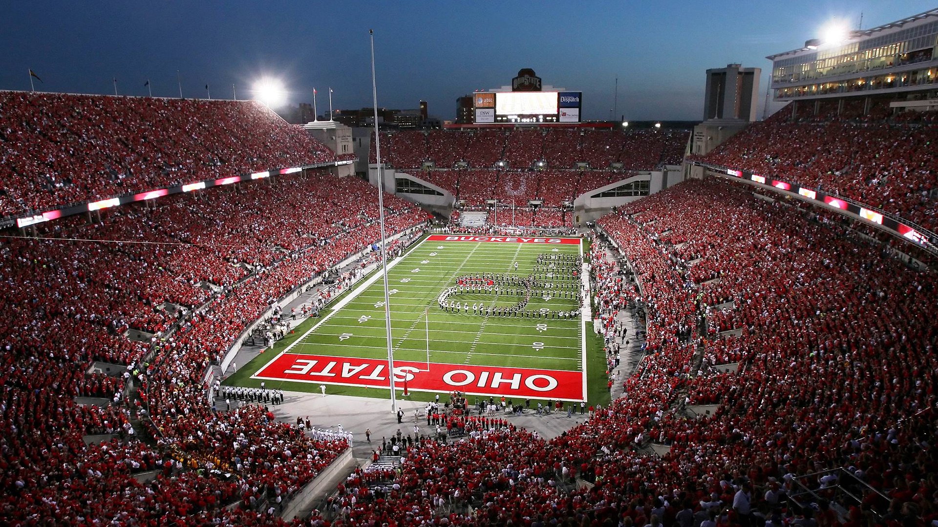 综合体育系“体育社团联合争霸赛” 篮球社、跑团等同场对战